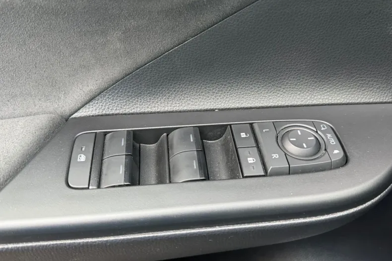 Toyota C-HR din 2025 cu 30.900 km - oferta TOY175950 - foto 24