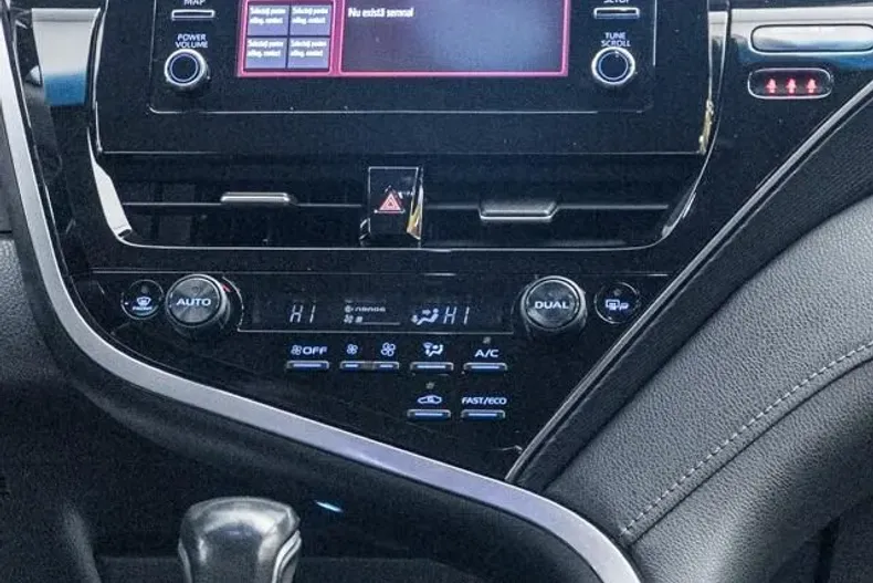 Toyota Camry din 2022 cu 140.000 km - oferta TOY175956 - foto 4