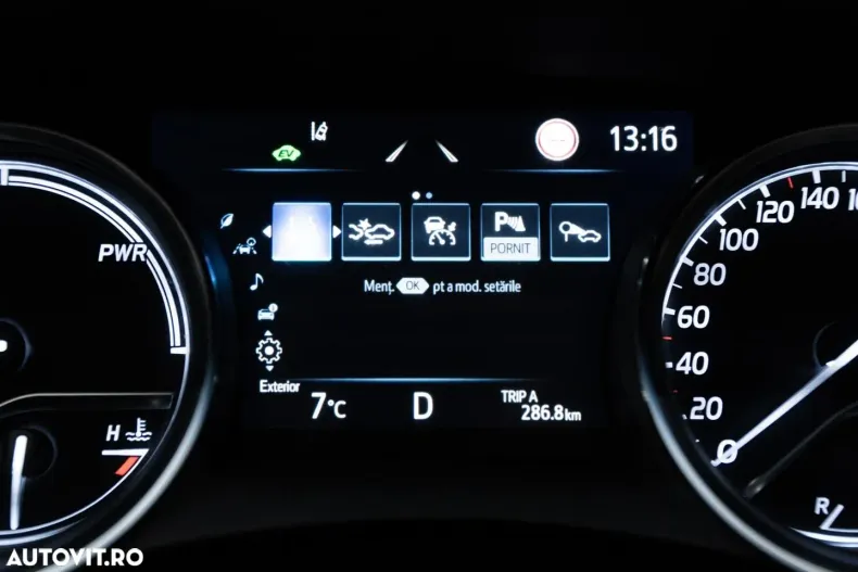 Toyota Camry din 2022 cu 140.000 km - oferta TOY175956 - foto 38