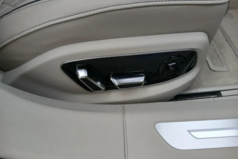 Audi A8 din 2023 cu 79.800 km - oferta AUD175962 - foto 12