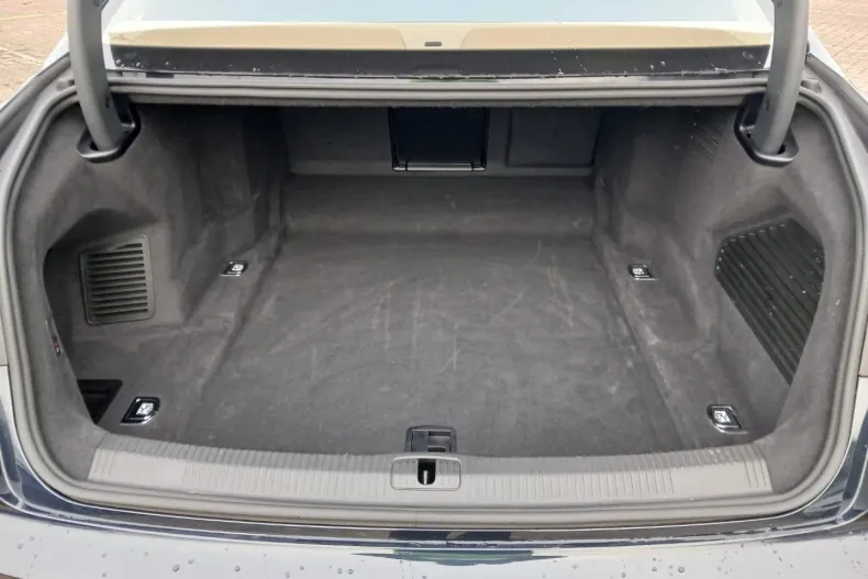 Audi A8 din 2023 cu 79.800 km - oferta AUD175962 - foto 27