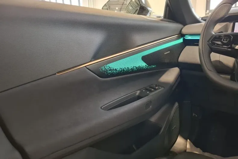 Lynk&Co 8 din 2025 cu 10 km - oferta LYN175964 - foto 11