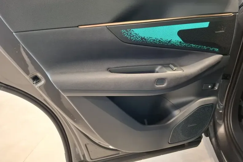 Lynk&Co 8 din 2025 cu 10 km - oferta LYN175964 - foto 35