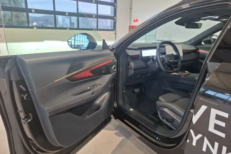 Lynk&Co 8 din 2025 cu 1.400 km - oferta LYN175968 - foto 12