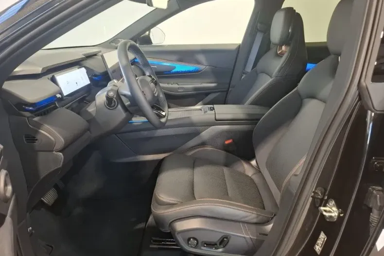 Lynk&Co 8 din 2025 cu 1.400 km - oferta LYN175968 - foto 16