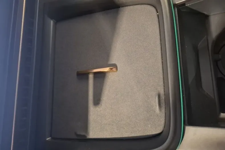 Lynk&Co 8 din 2025 cu 1.400 km - oferta LYN175968 - foto 21