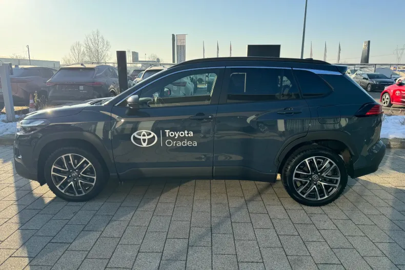 Toyota Corolla Cross din 2025 cu 3.565 km - oferta TOY175977 - foto 4