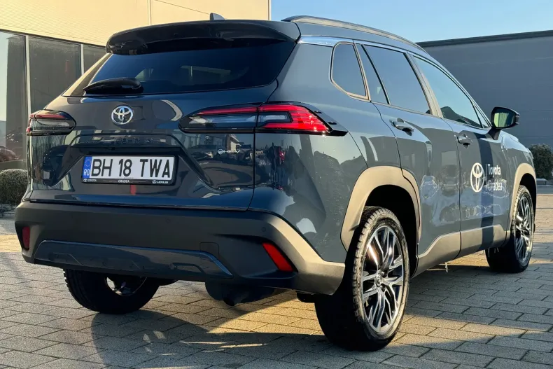 Toyota Corolla Cross din 2025 cu 3.565 km - oferta TOY175977 - foto 7