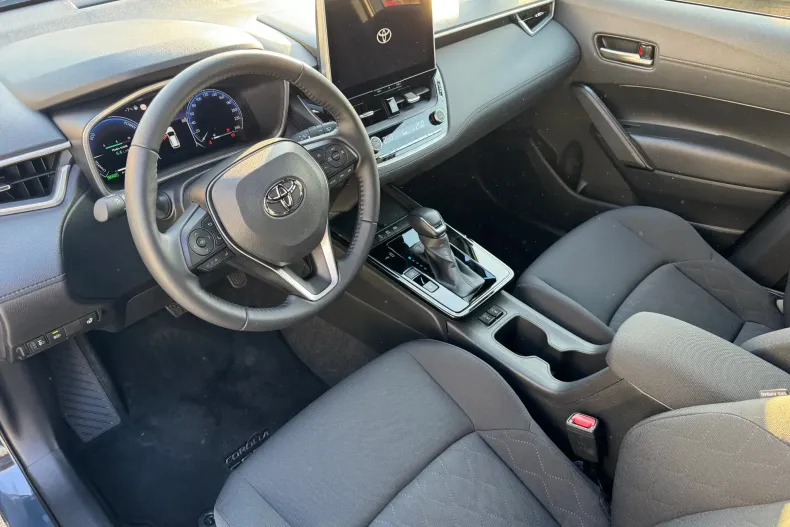 Toyota Corolla Cross din 2025 cu 3.565 km - oferta TOY175977 - foto 11