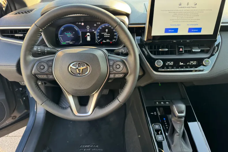 Toyota Corolla Cross din 2025 cu 3.565 km - oferta TOY175977 - foto 12