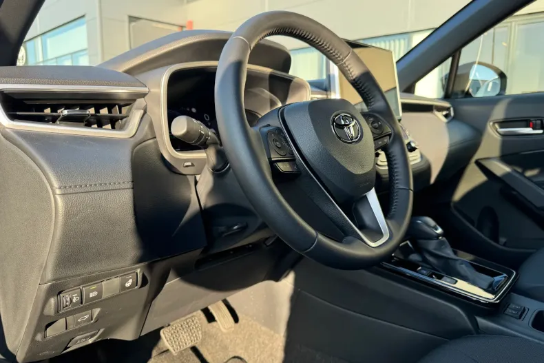 Toyota Corolla Cross din 2025 cu 3.565 km - oferta TOY175977 - foto 13