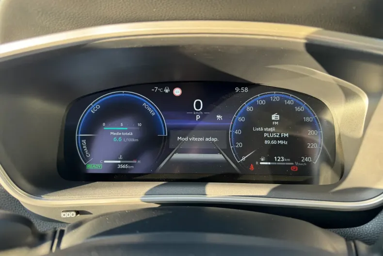 Toyota Corolla Cross din 2025 cu 3.565 km - oferta TOY175977 - foto 17