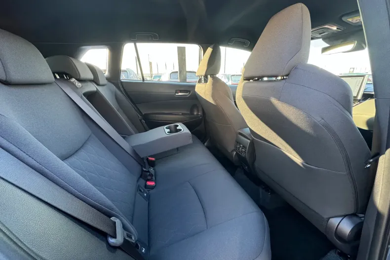 Toyota Corolla Cross din 2025 cu 3.565 km - oferta TOY175977 - foto 25