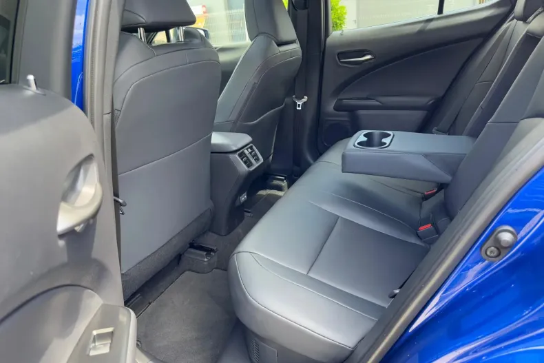 Lexus UX din 2024 cu 2.500 km - oferta LEX175982 - foto 13