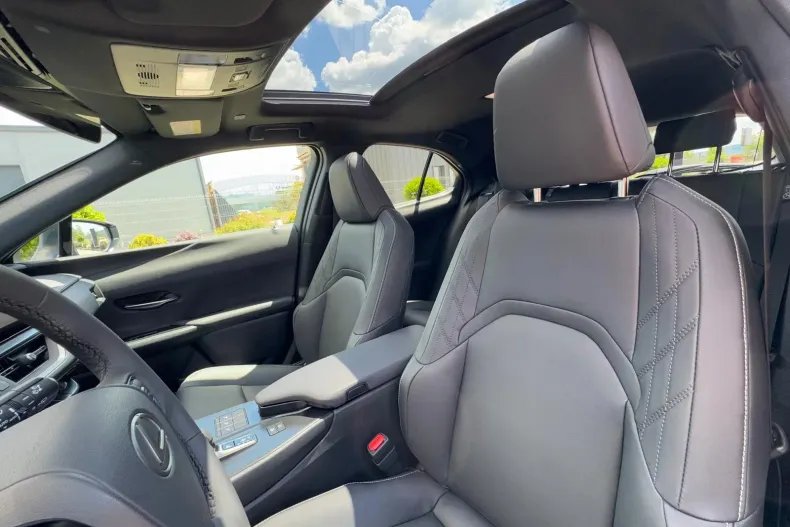 Lexus UX din 2024 cu 2.500 km - oferta LEX175982 - foto 14