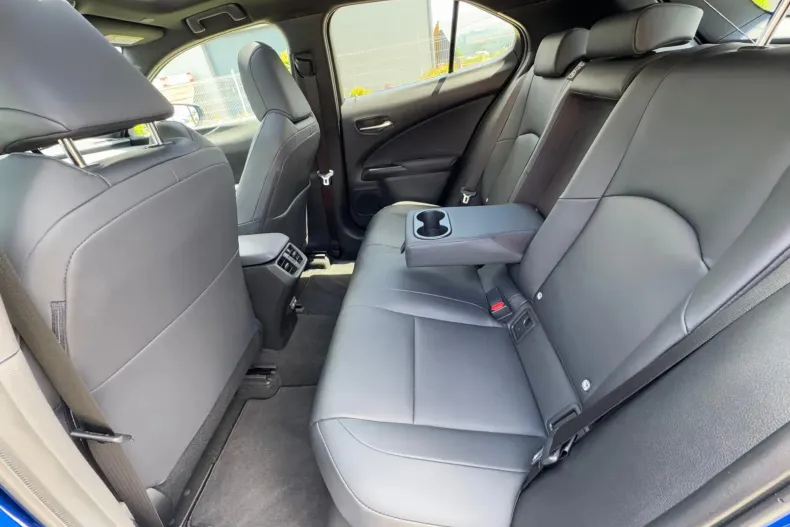 Lexus UX din 2024 cu 2.500 km - oferta LEX175982 - foto 16