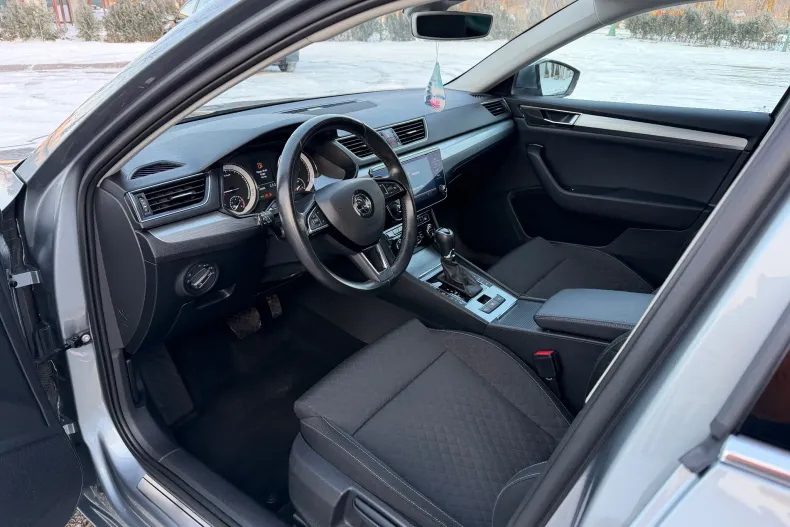 Skoda Superb din 2020 cu 126.450 km - oferta SKO175984 - foto 6