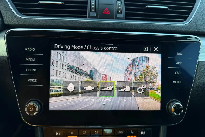 Skoda Superb din 2020 cu 126.450 km - oferta SKO175984 - foto 27