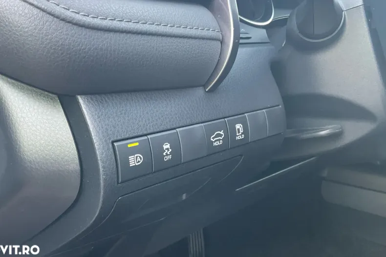 Toyota Camry din 2022 cu 109.066 km - oferta TOY175995 - foto 32