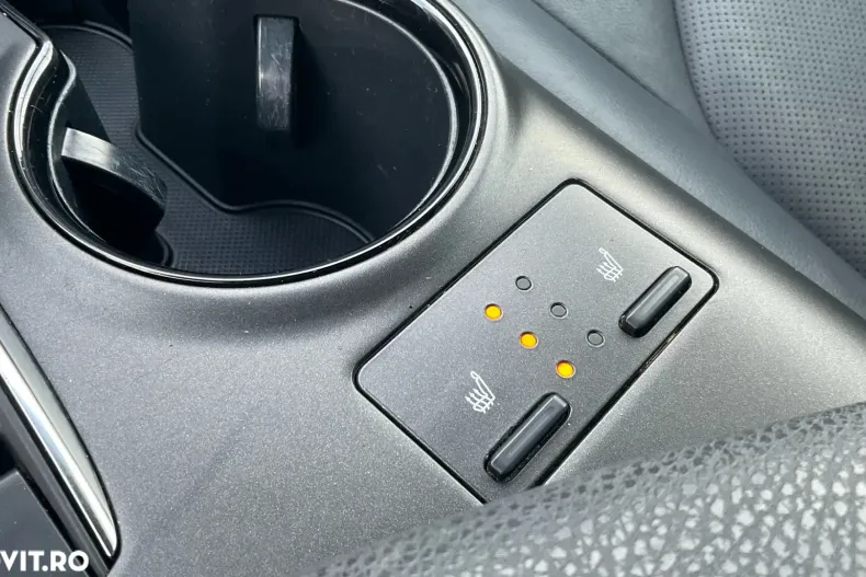 Toyota Camry din 2022 cu 109.066 km - oferta TOY175995 - foto 35