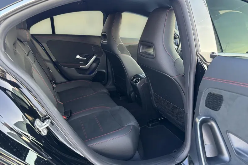 Mercedes-Benz CLA din 2024 cu 17.037 km - oferta MER176012 - foto 15