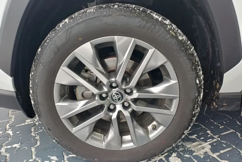 Toyota RAV4 din 2023 cu 23.725 km - oferta TOY176014 - foto 4