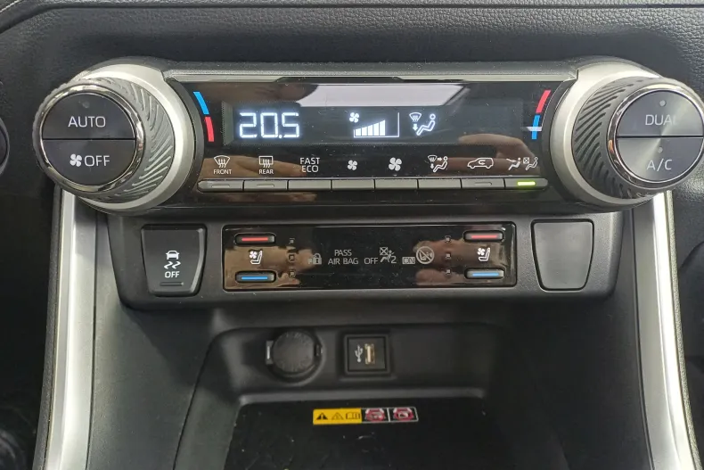 Toyota RAV4 din 2023 cu 23.725 km - oferta TOY176014 - foto 20