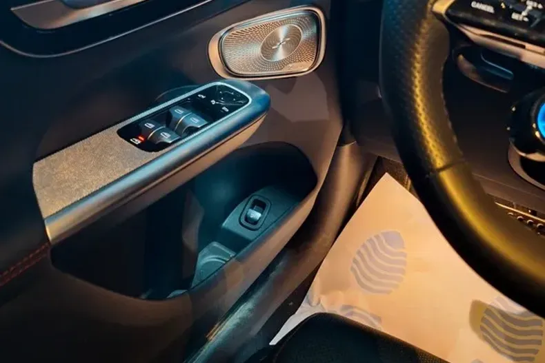 Mercedes-Benz GLC din 2024 cu 9.007 km - oferta MER176030 - foto 8