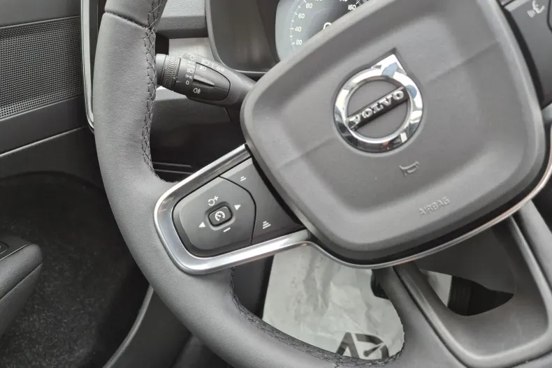 Volvo XC40 din 2020 cu 130.416 km - oferta VOL176039 - foto 15