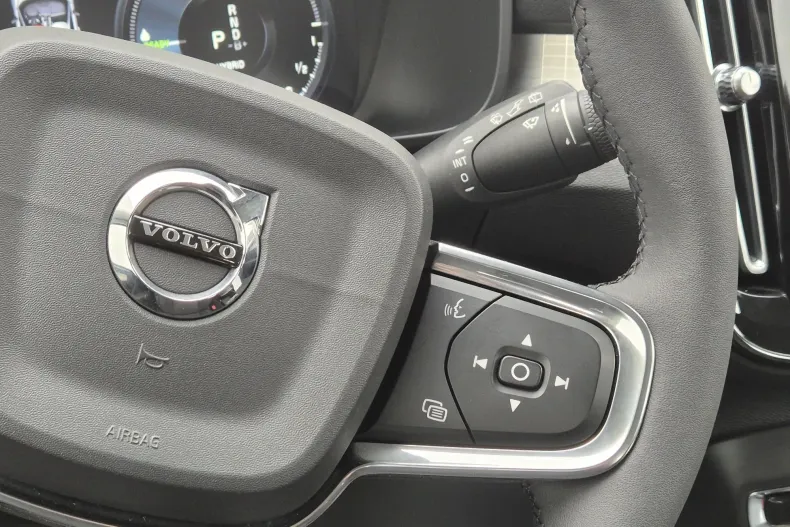 Volvo XC40 din 2020 cu 130.416 km - oferta VOL176039 - foto 16