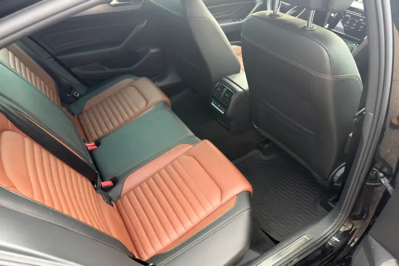 Volkswagen Passat din 2020 cu 83.867 km - oferta VOL176053 - foto 27