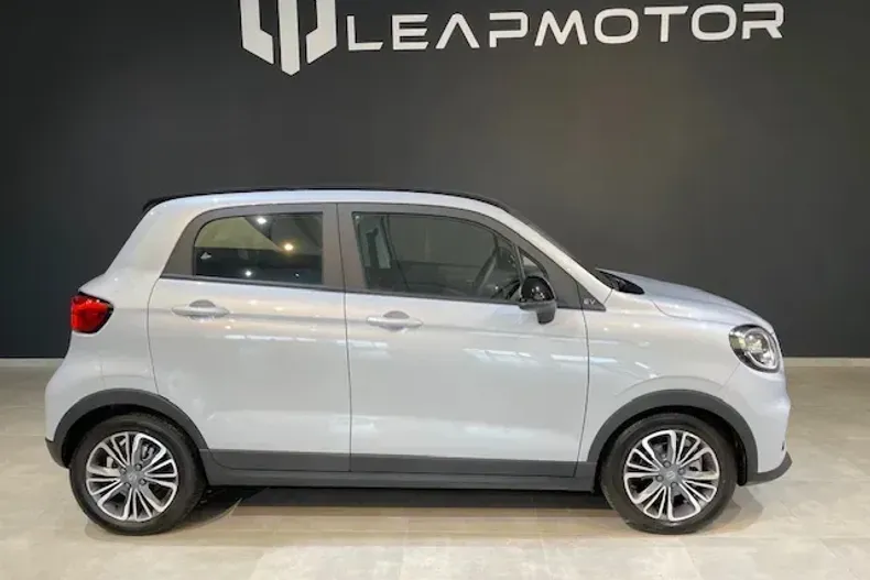 Leapmotor T03 din 2024 cu 8 km - oferta LEA176072 - foto 5