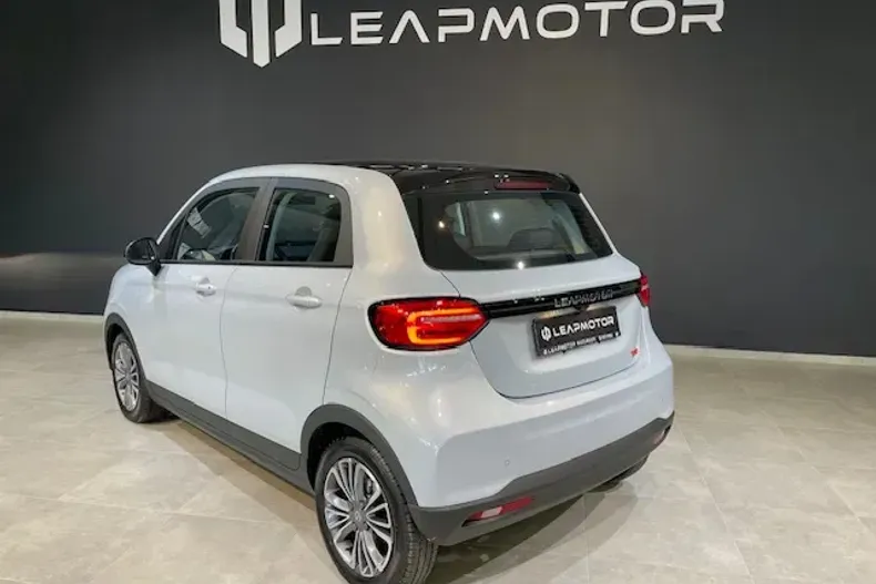 Leapmotor T03 din 2024 cu 8 km - oferta LEA176072 - foto 8