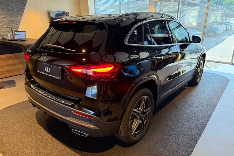 Mercedes-Benz GLA din 2025 cu 3.500 km - oferta MER176093 - foto 19
