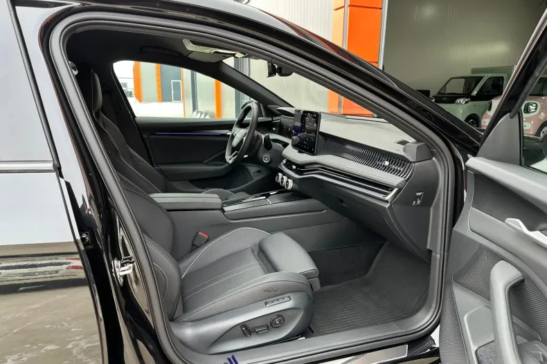 Skoda Superb din 2025 cu 3.800 km - oferta SKO176103 - foto 12