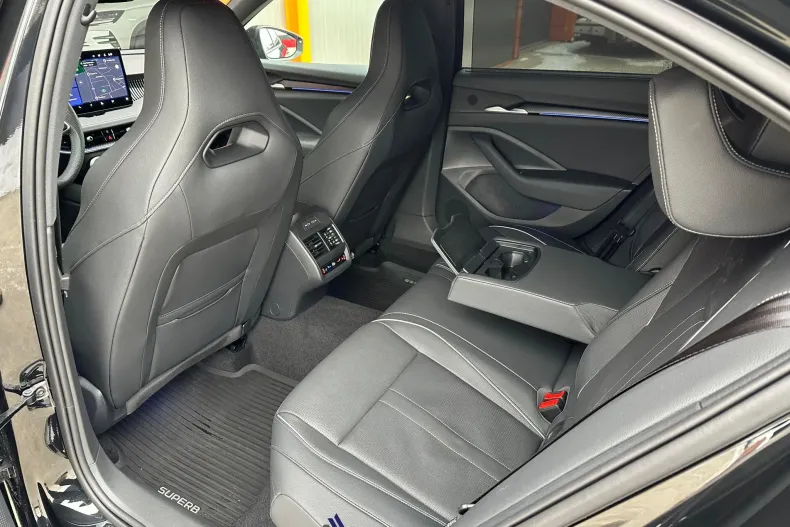 Skoda Superb din 2025 cu 3.800 km - oferta SKO176103 - foto 16