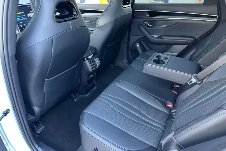 BYD SEAL U din 2025 cu 8.539 km - oferta BYD176104 - foto 15