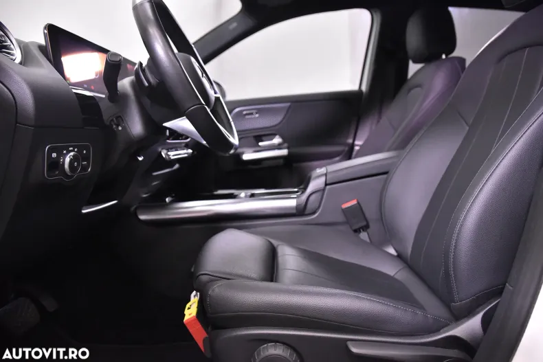 Mercedes-Benz GLA din 2024 cu 13.767 km - oferta MER176110 - foto 25