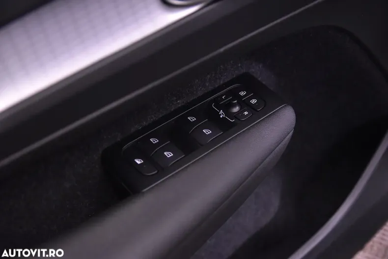 Volvo XC40 din 2020 cu 142.593 km - oferta VOL176116 - foto 14