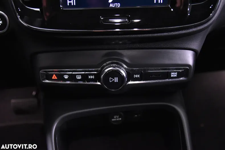 Volvo XC40 din 2020 cu 142.593 km - oferta VOL176116 - foto 17