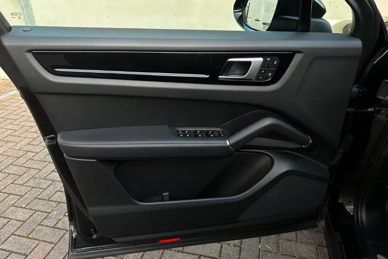 Porsche Cayenne din 2021 cu 81.000 km - oferta POR176129 - foto 35