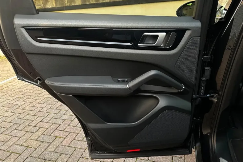 Porsche Cayenne din 2021 cu 81.000 km - oferta POR176129 - foto 36