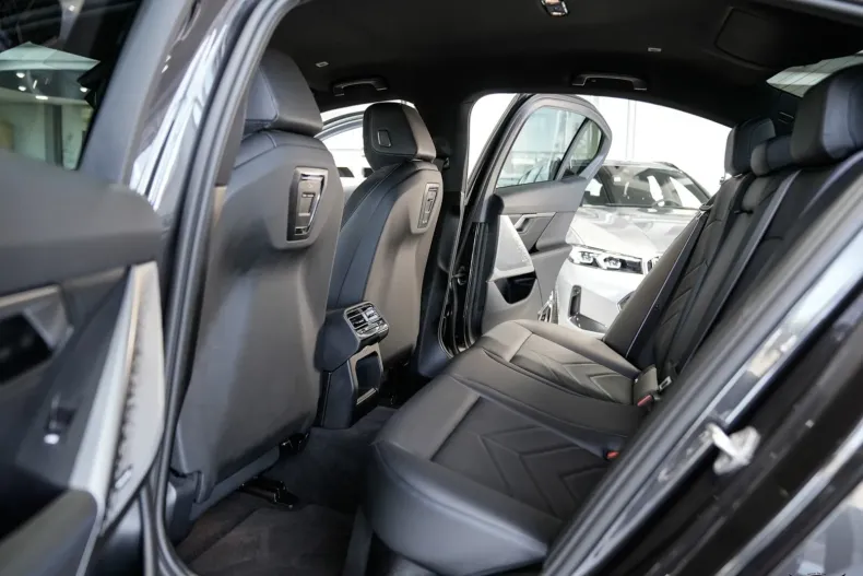 BMW Seria 5 din 2024 cu 16.522 km - oferta BMW176131 - foto 23