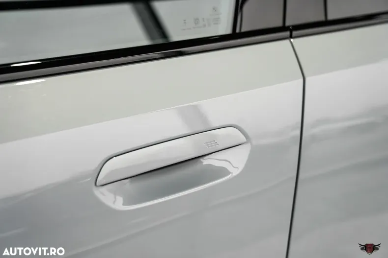 BMW Seria 5 din 2025 cu 10.374 km - oferta BMW176132 - foto 24