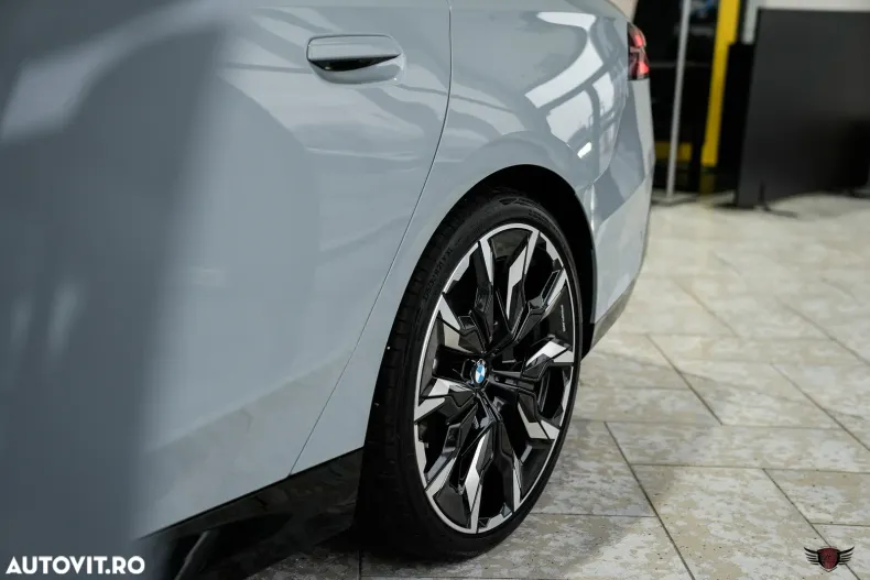 BMW Seria 5 din 2025 cu 10.374 km - oferta BMW176132 - foto 25
