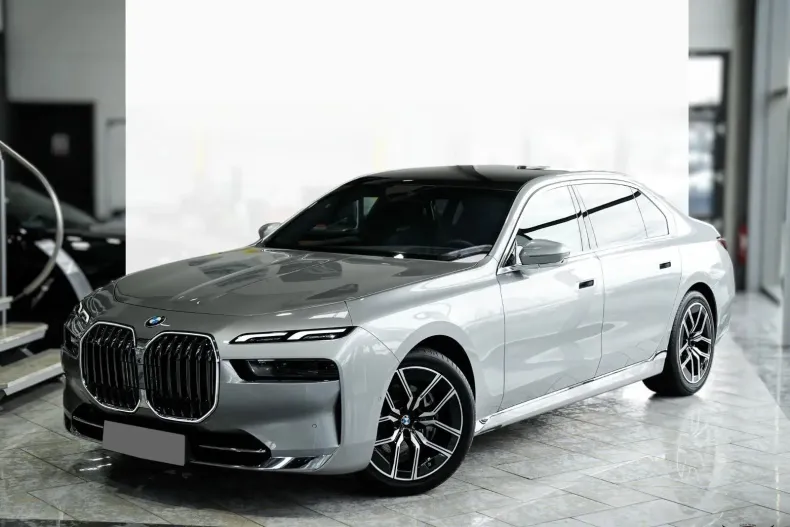 BMW Seria 7 din 2024 cu 19.980 km - oferta BMW176141 - foto 1