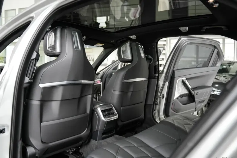 BMW Seria 7 din 2024 cu 19.980 km - oferta BMW176141 - foto 10