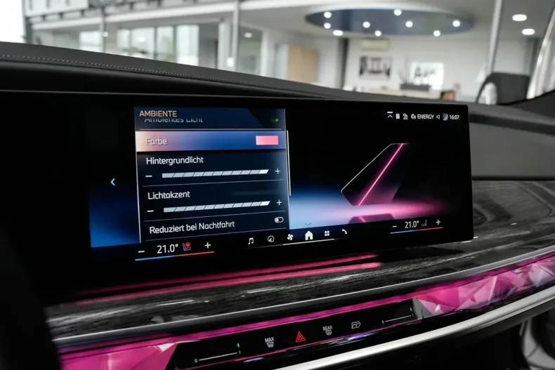 BMW Seria 7 din 2024 cu 19.980 km - oferta BMW176141 - foto 29