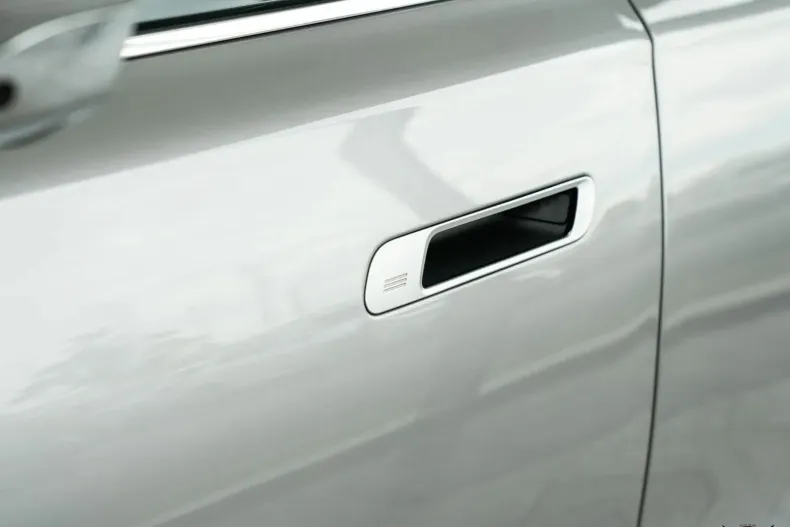 BMW Seria 7 din 2024 cu 19.980 km - oferta BMW176141 - foto 36