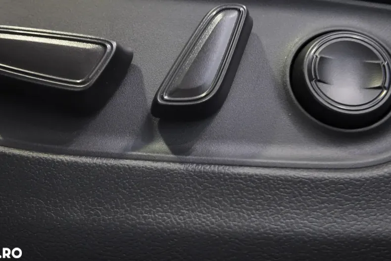 Toyota RAV4 din 2025 cu 800 km - oferta TOY176157 - foto 10